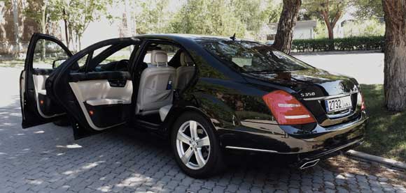 Mercedes-Benz clase S con conductor